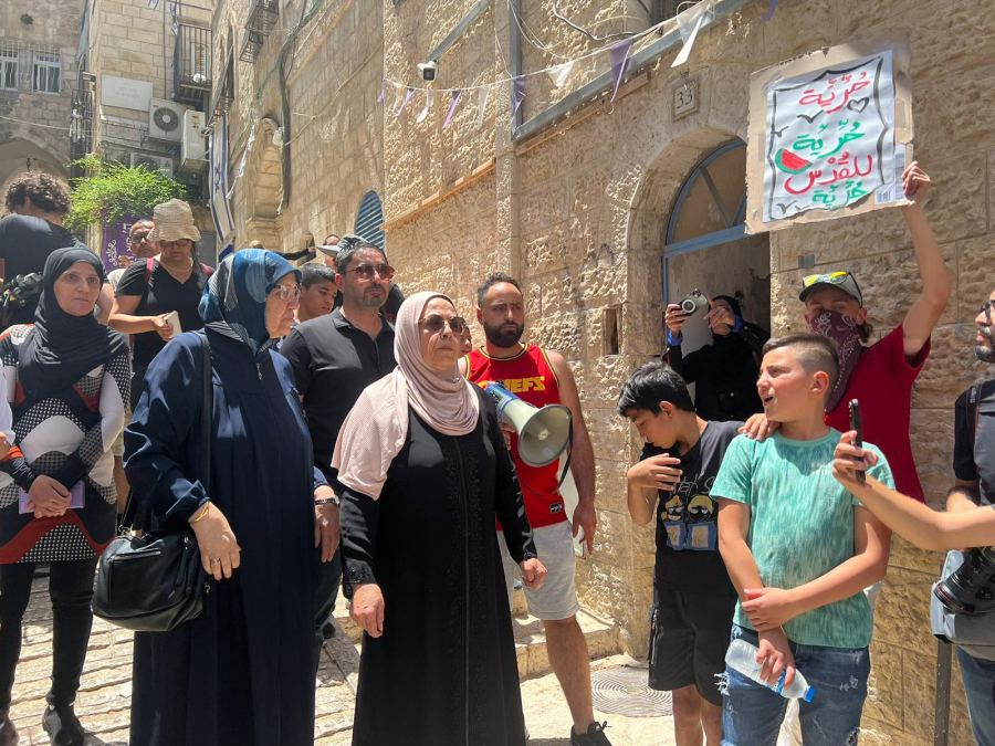 القدس : وقفة تضامنية مع السيدة المقدسية نورا صب